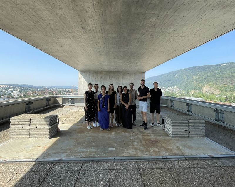 <p>&nbsp;Team Skop auf der Dachterrasse des Kongresshauses Biel</p>